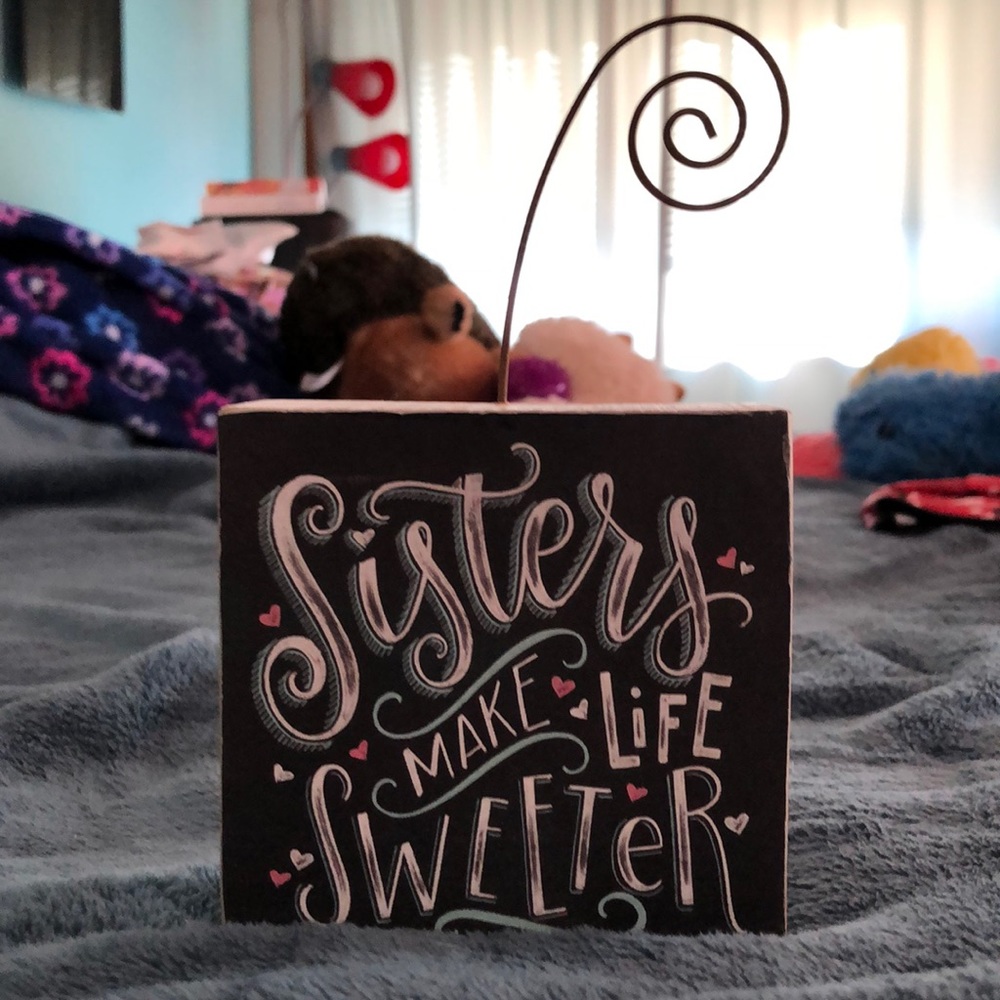 Sister sign